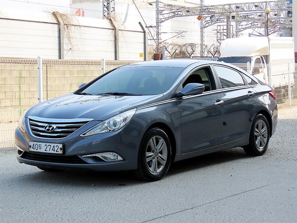 HYUNDAI Sonata - Vista 2