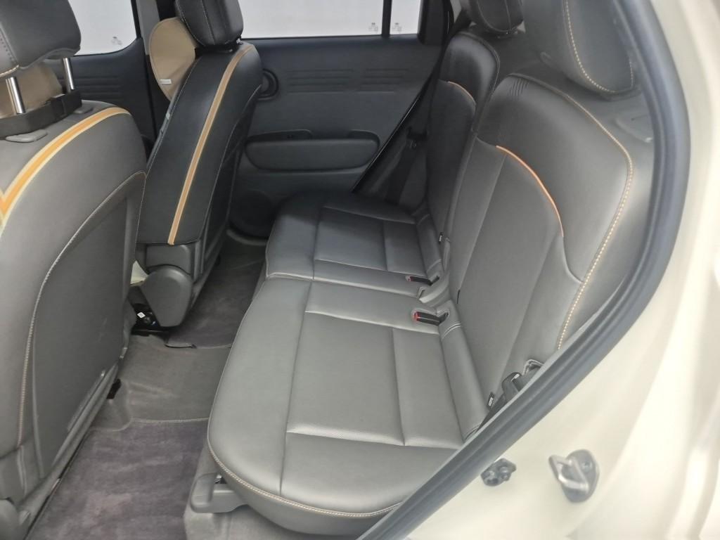 HYUNDAI Casper - Vista 12