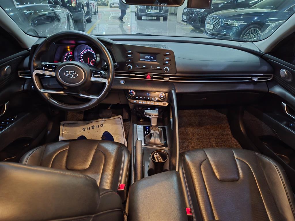 HYUNDAI Avante - Vista 8