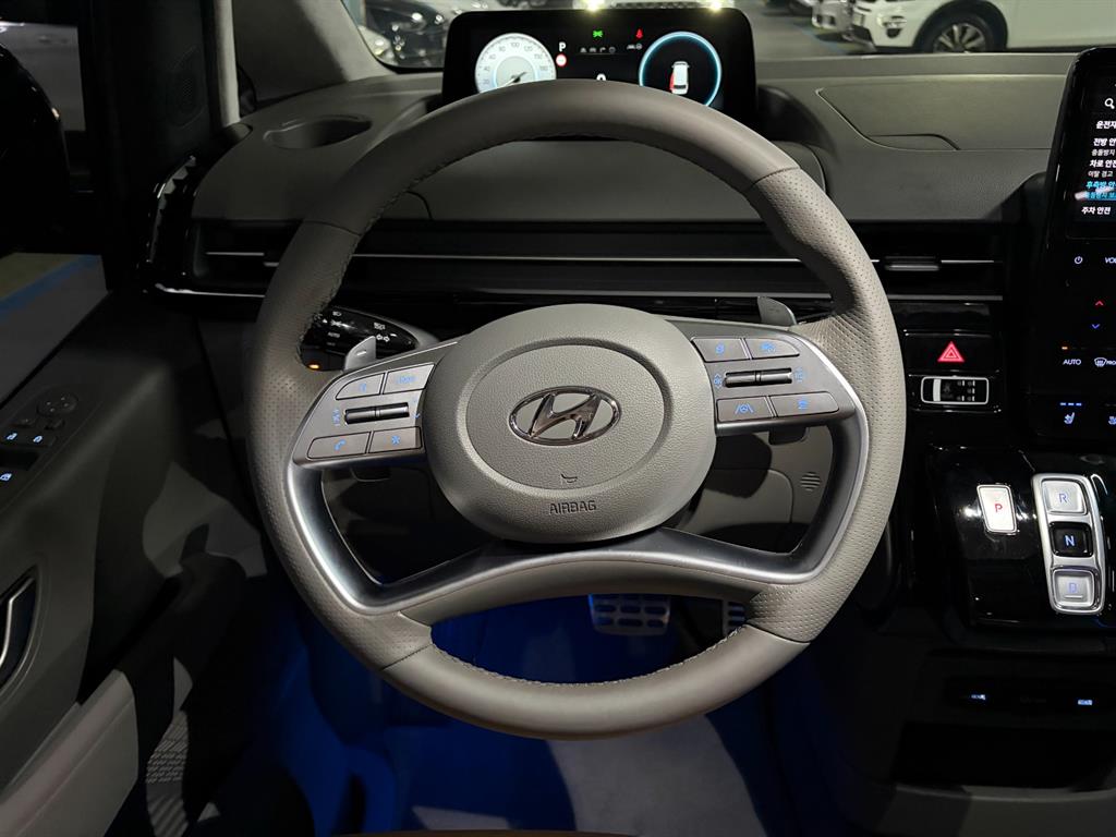 HYUNDAI Staria - Vista 8