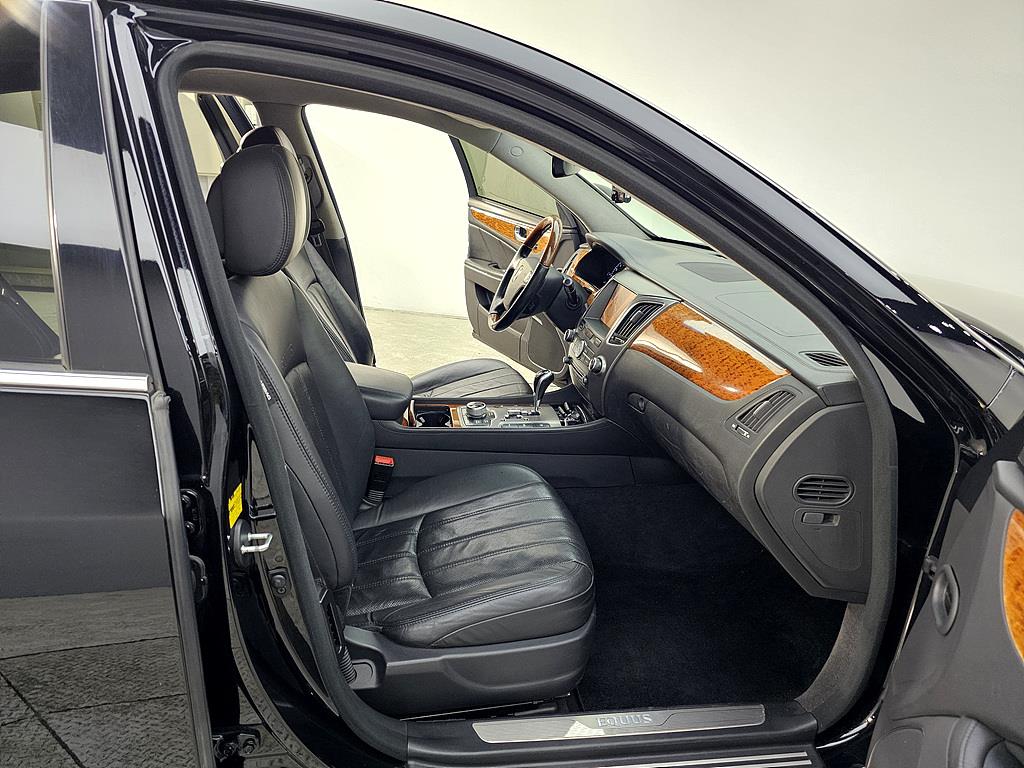 HYUNDAI Equus - Vista 11