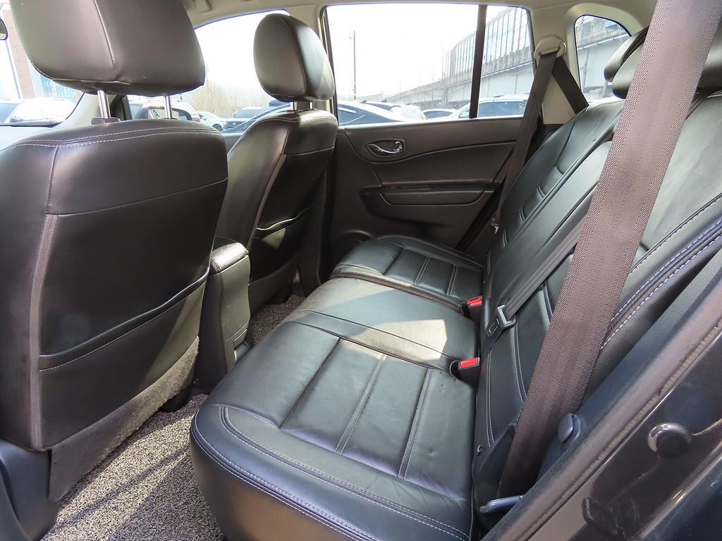 SAMSUNG QM5 - Vista 6