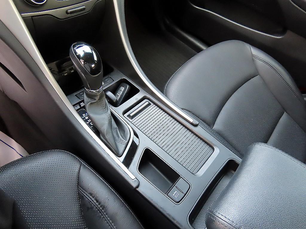 HYUNDAI Sonata - Vista 10