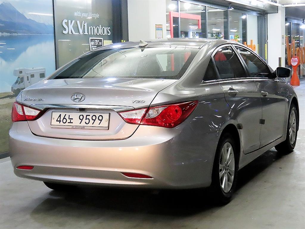 HYUNDAI Sonata - Vista 4
