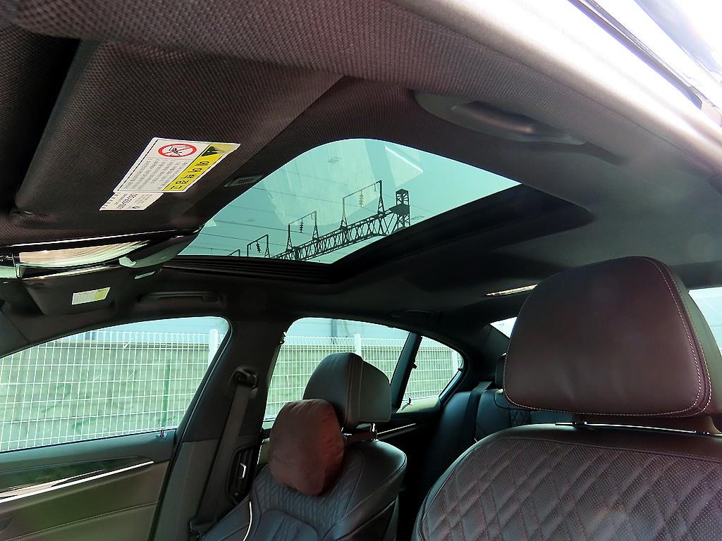 BMW 5 Series 2018 Negro - Importación desde Corea - HF Imports Iquique - Foto 17