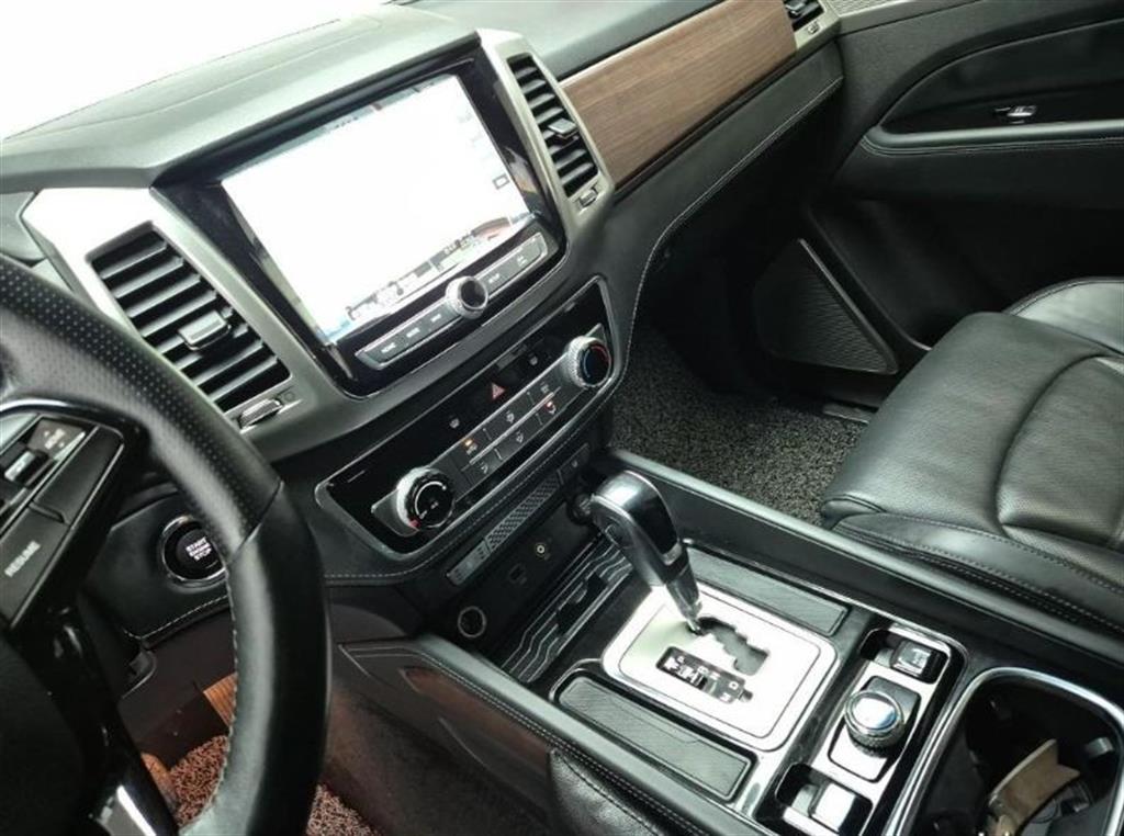 Ssangyong Rexton - Vista 10