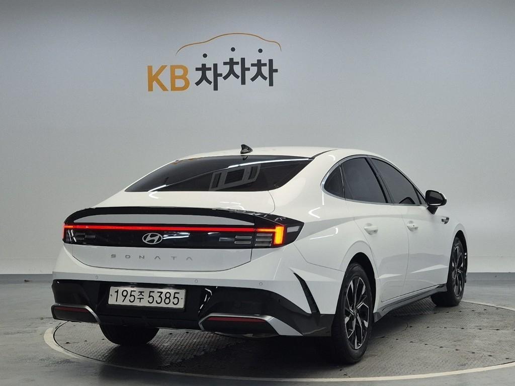 HYUNDAI Sonata - Vista 3