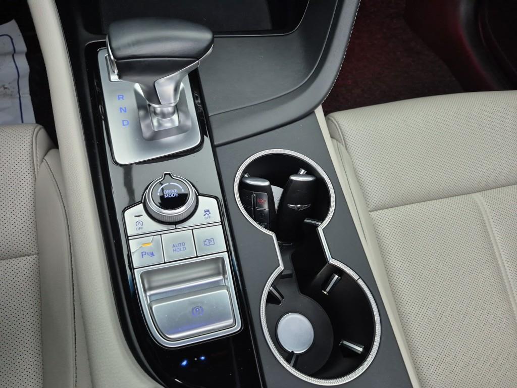 Genesis G70 - Vista 8