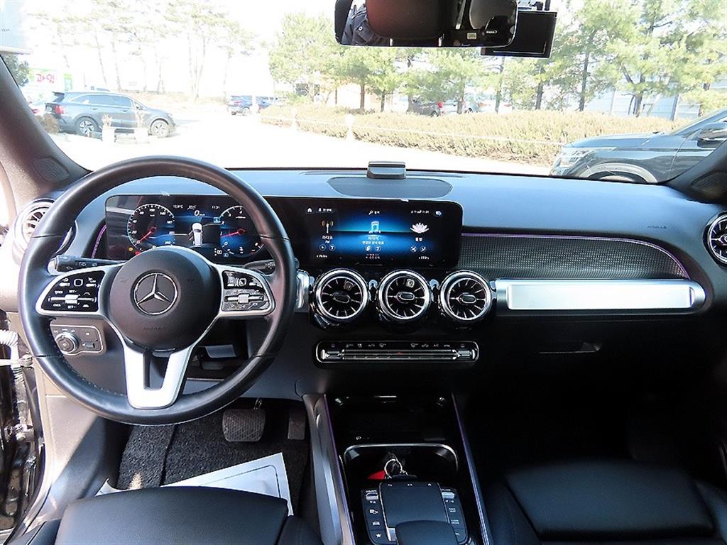 Mercedes Benz GLB Class - Vista 7