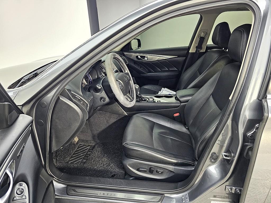 Infiniti Q - Vista 8