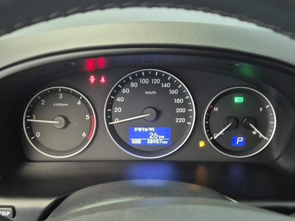 HYUNDAI Starex - Vista 6