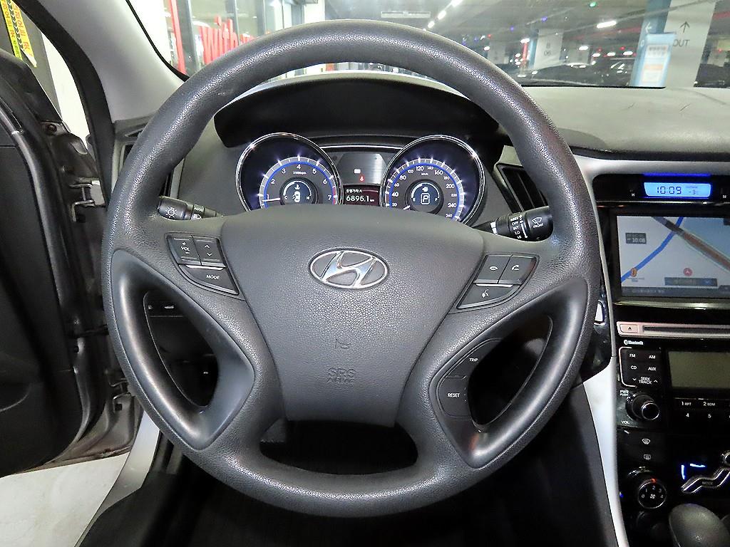 HYUNDAI Sonata - Vista 8