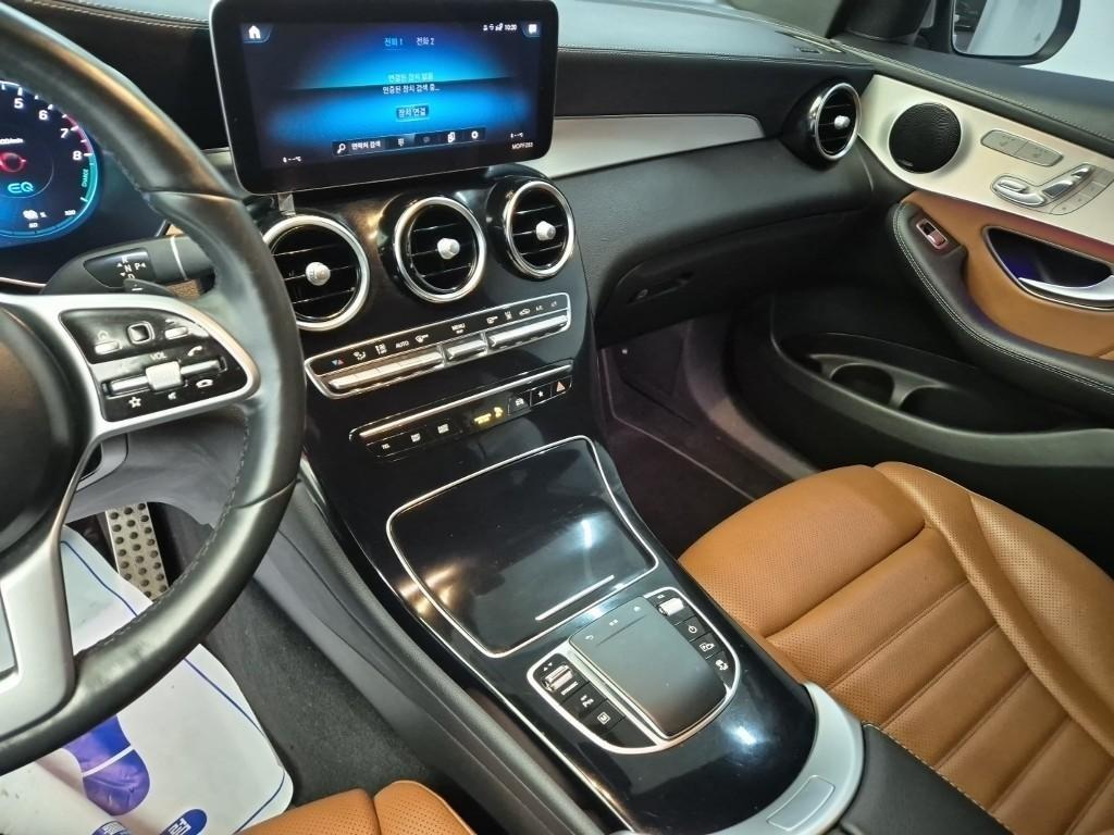 Mercedes Benz GLC Class - Vista 11