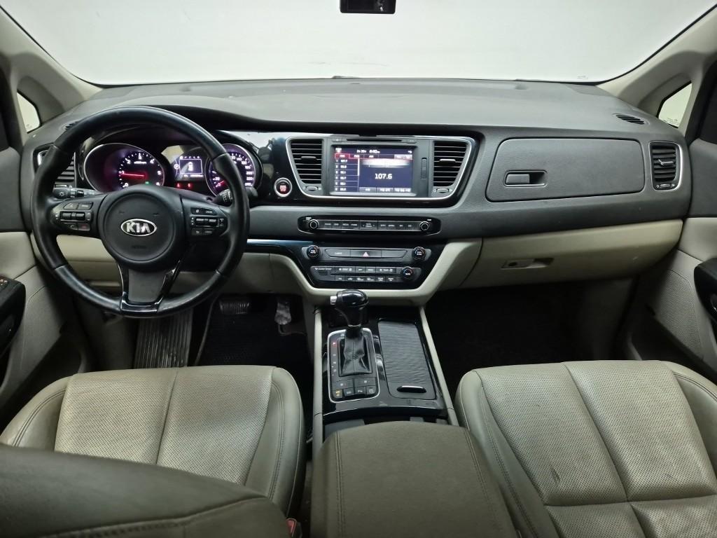 KIA Carnival - Vista 7