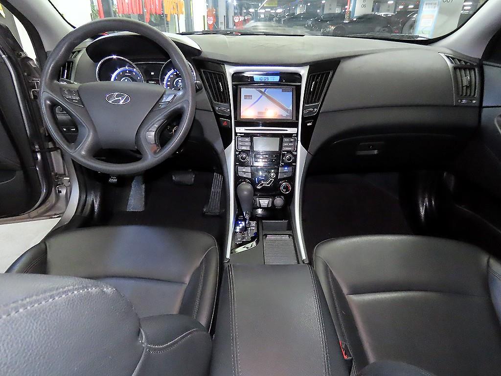 HYUNDAI Sonata - Vista 10