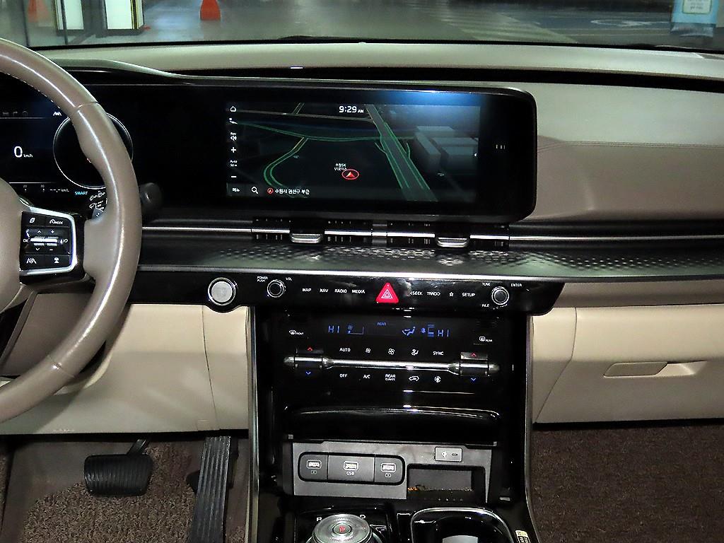 KIA Carnival - Vista 11