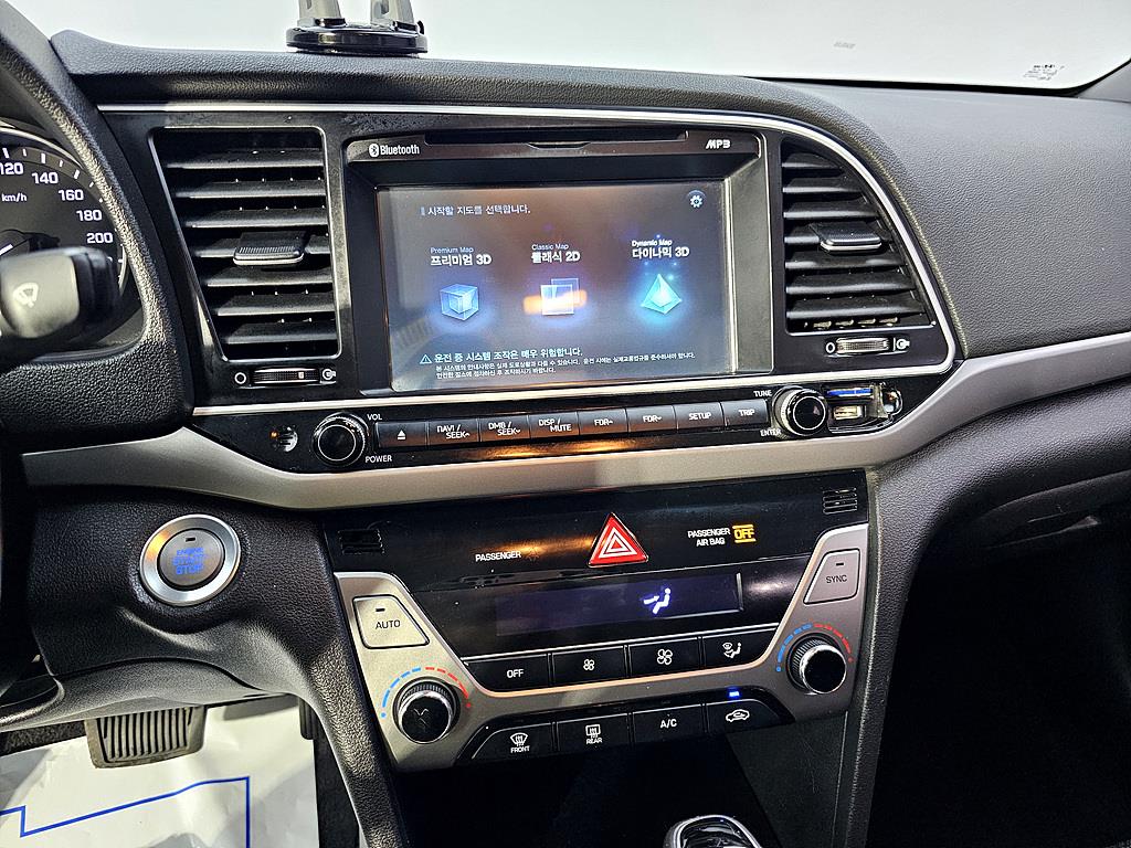 HYUNDAI Avante - Vista 12