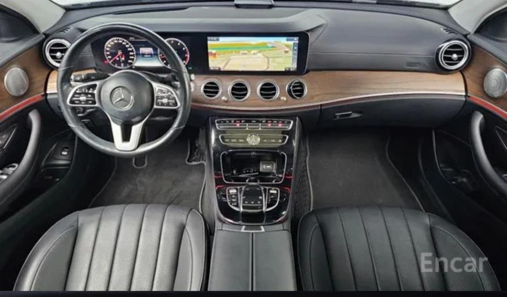 Mercedes Benz E class - Vista 7