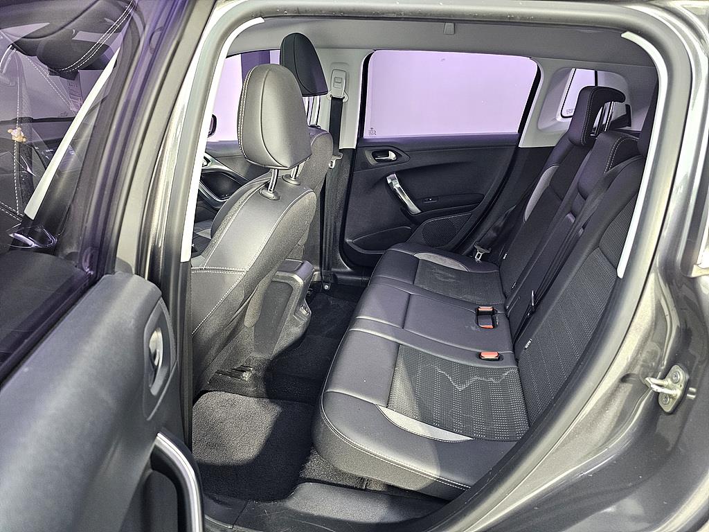 Peugeot 2008 - Vista 9