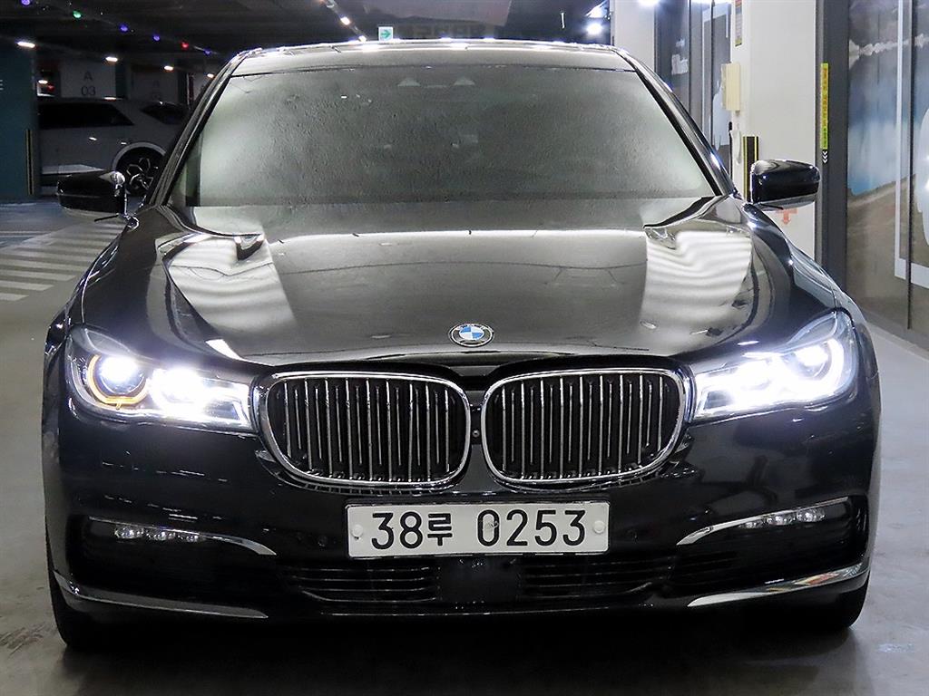 BMW 7 Series - Vista 2