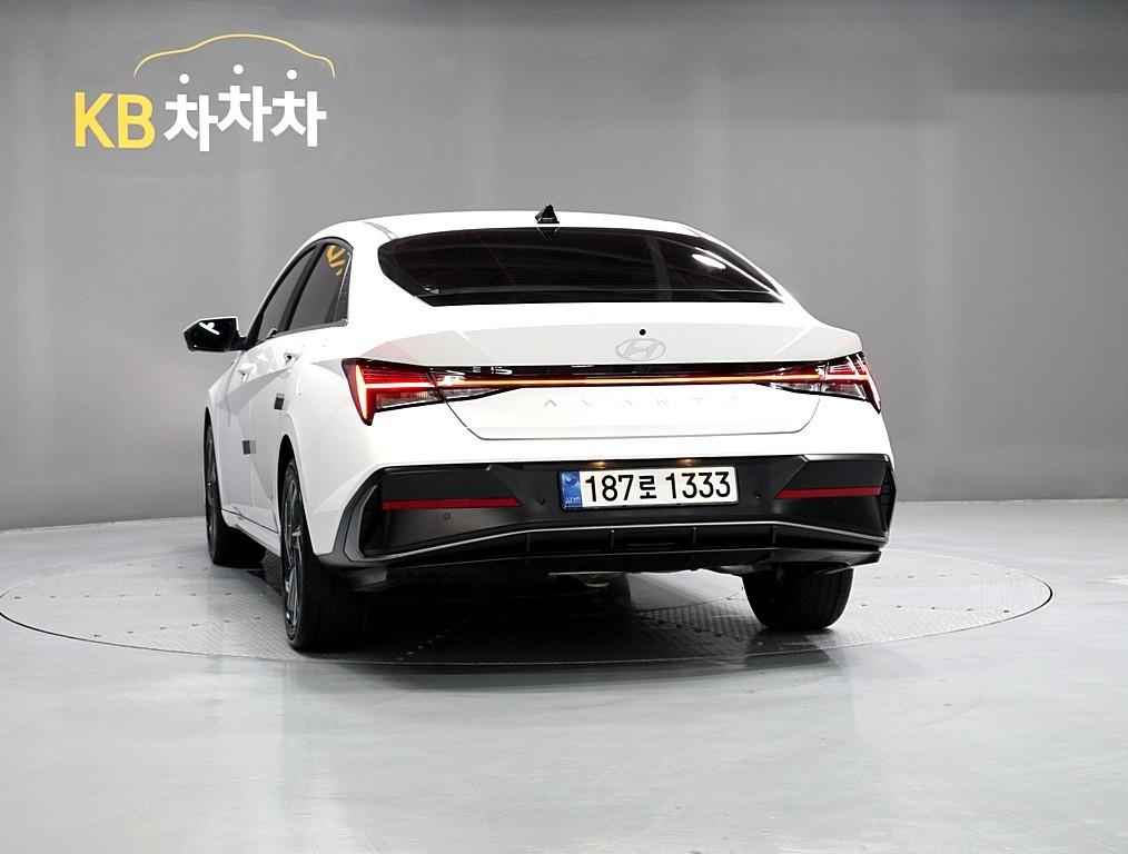 HYUNDAI Avante - Vista 4