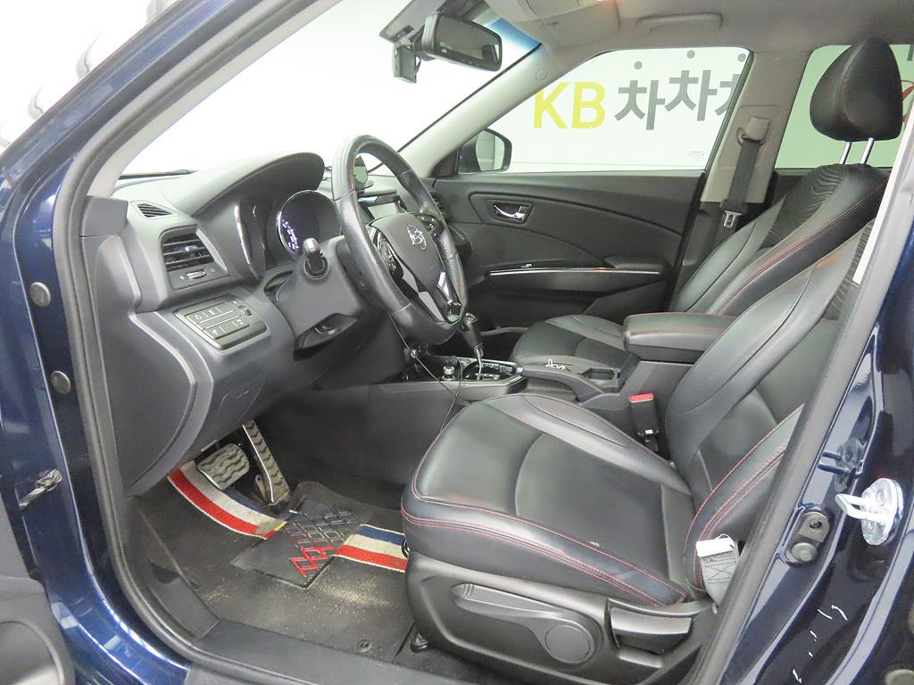 Ssangyong Tivoli - Vista 5