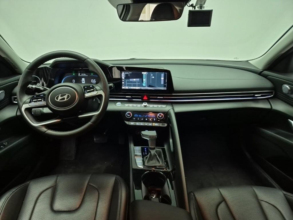 HYUNDAI Avante - Vista 7