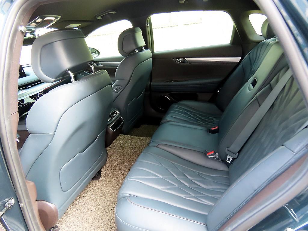 Genesis G80 - Vista 6