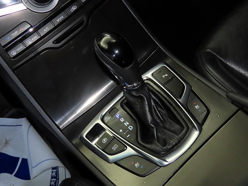 HYUNDAI Grandeur - Vista 12