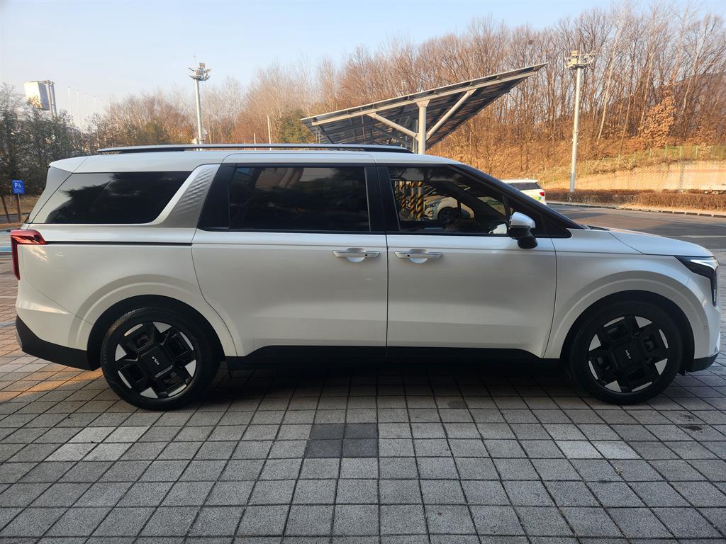 KIA Carnival - Vista 5