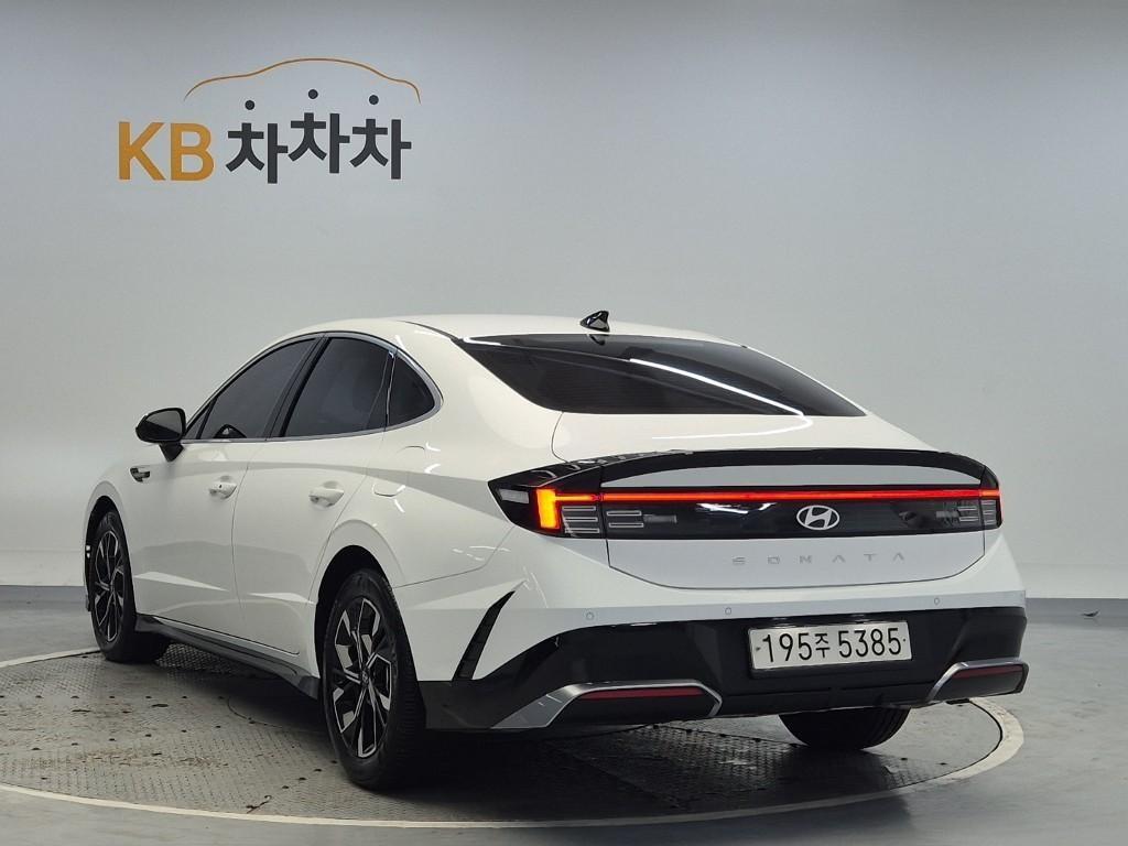 HYUNDAI Sonata - Vista 2