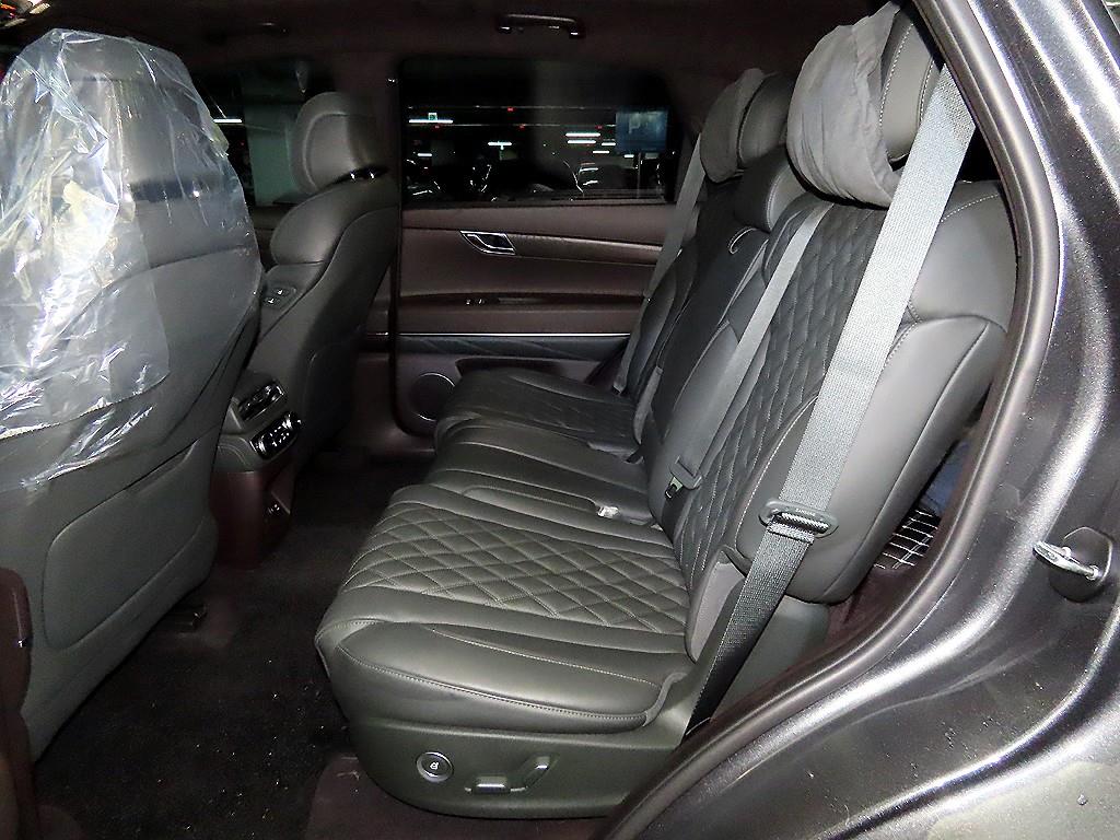 Genesis GV80 - Vista 7