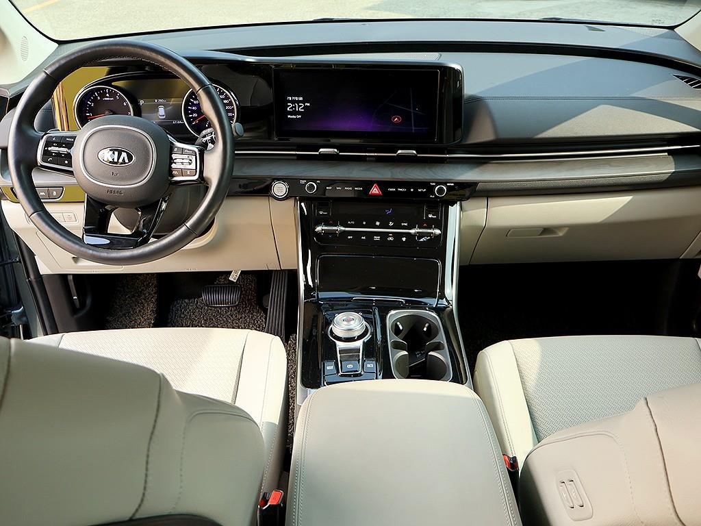 KIA Carnival - Vista 9