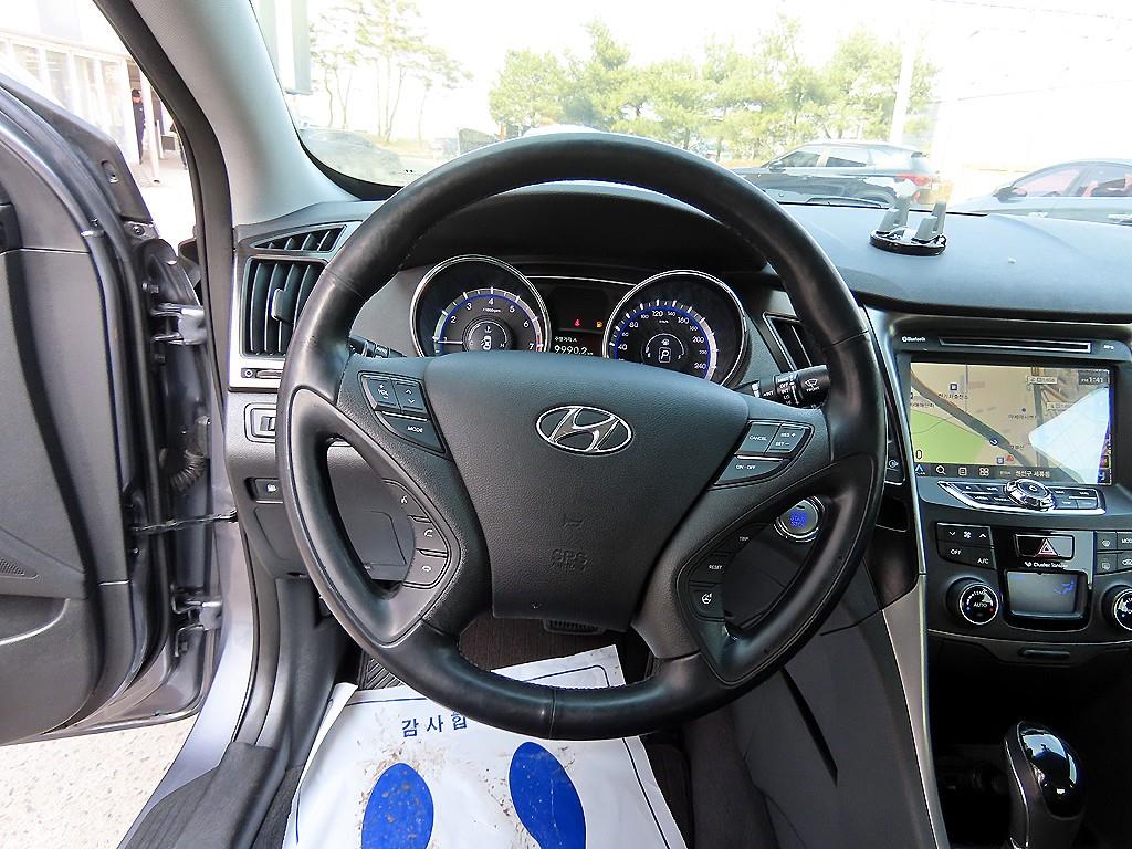 HYUNDAI Sonata - Vista 8