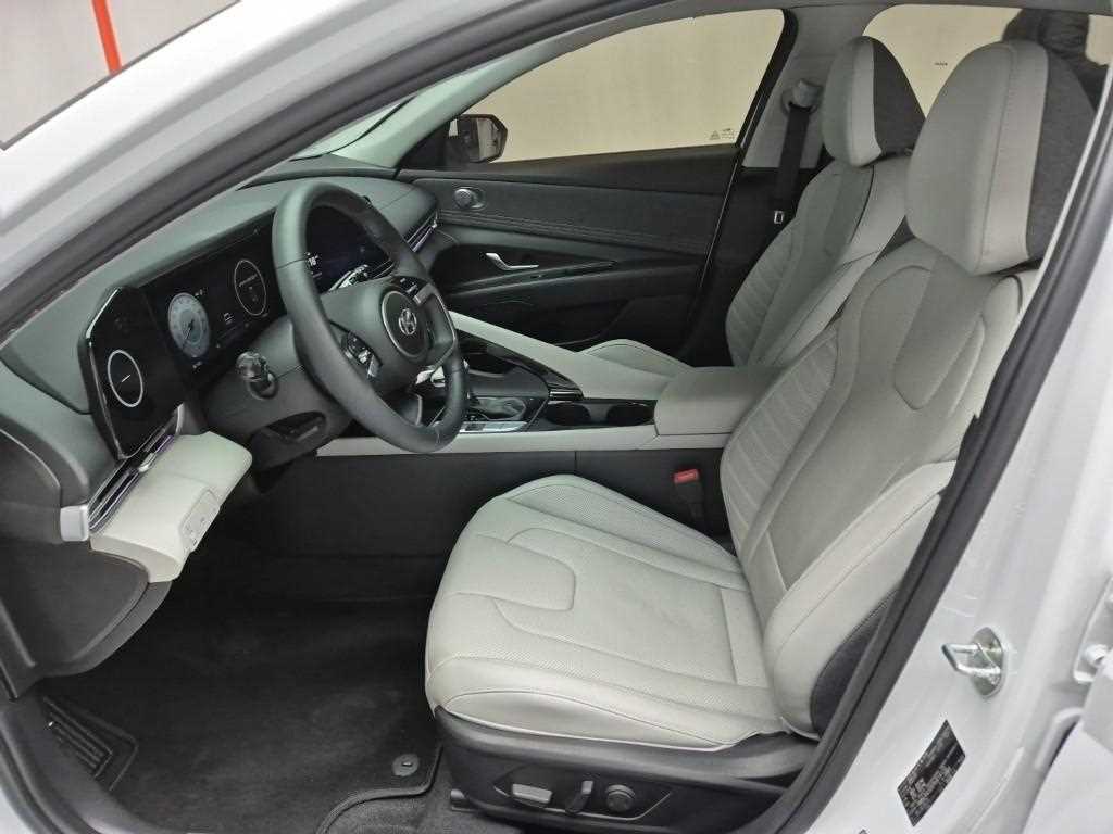 HYUNDAI Avante - Vista 11