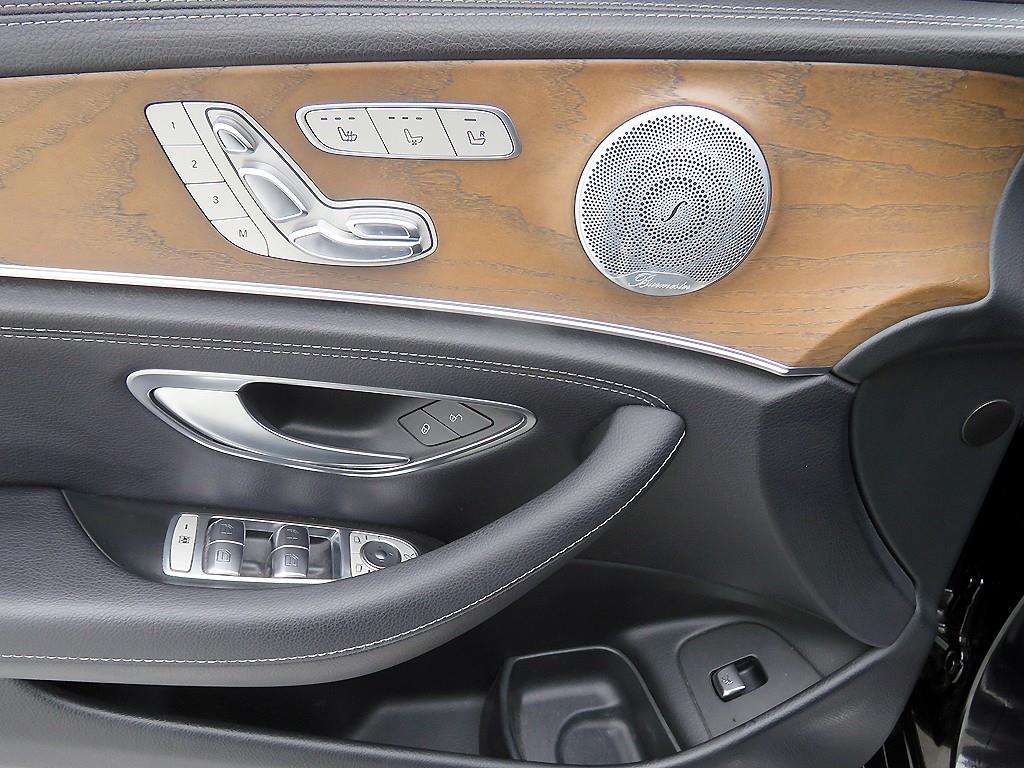 Mercedes Benz E class - Vista 10