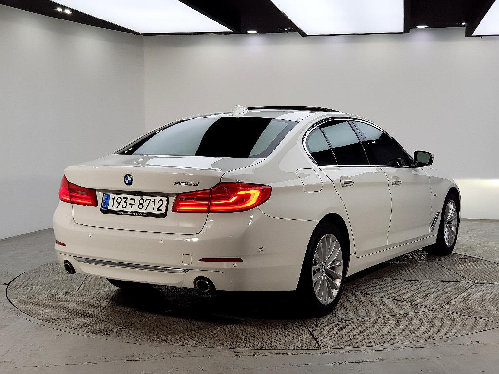 BMW 5 Series - Vista 4