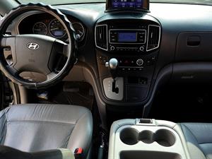 HYUNDAI Starex - Vista 10