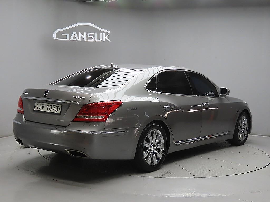 HYUNDAI Equus - Vista 7