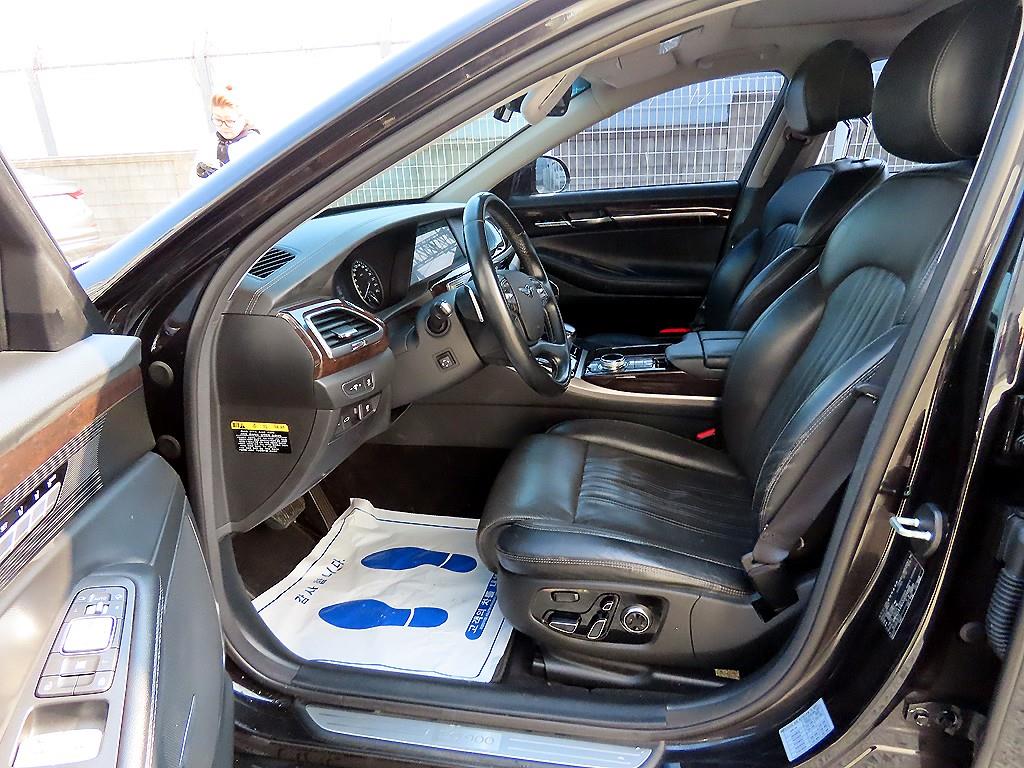 Genesis EQ900 - Vista 5