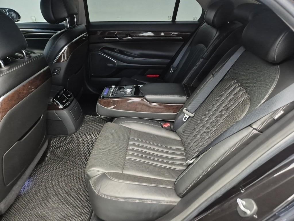 Genesis EQ900 - Vista 12