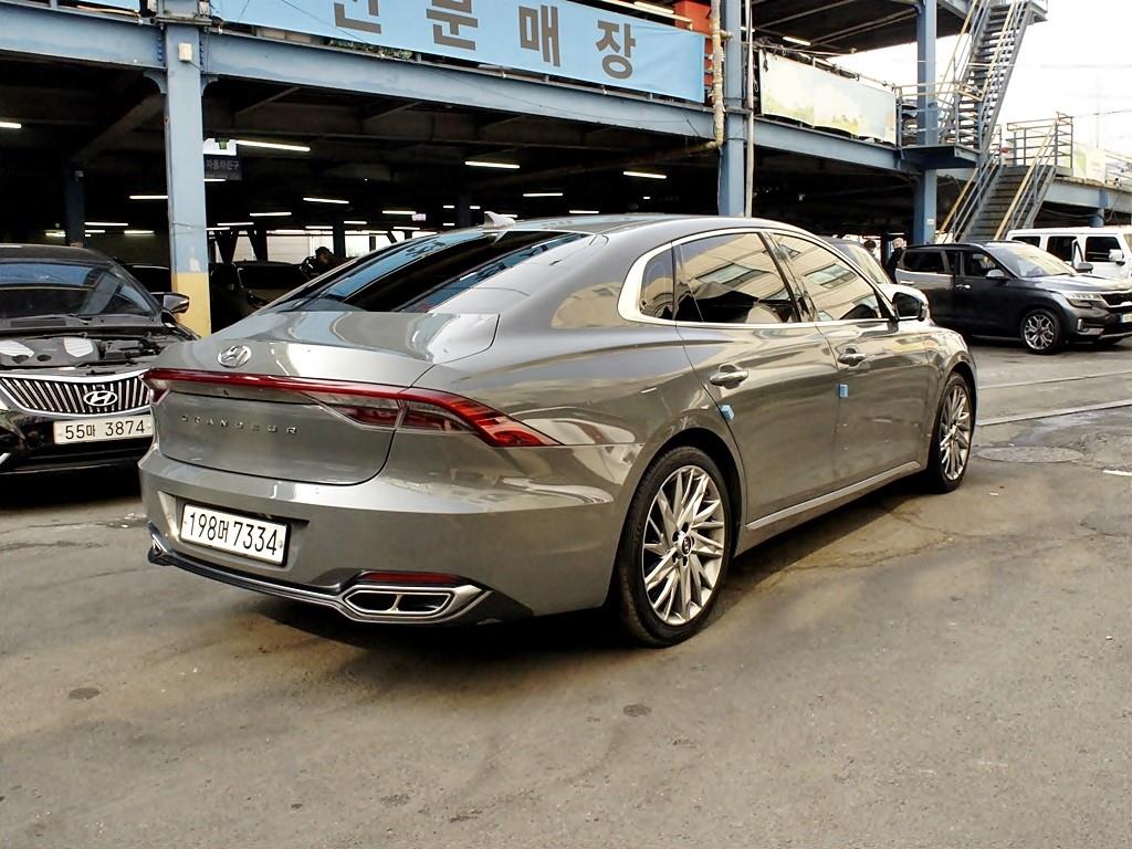 HYUNDAI Grandeur - Vista 7