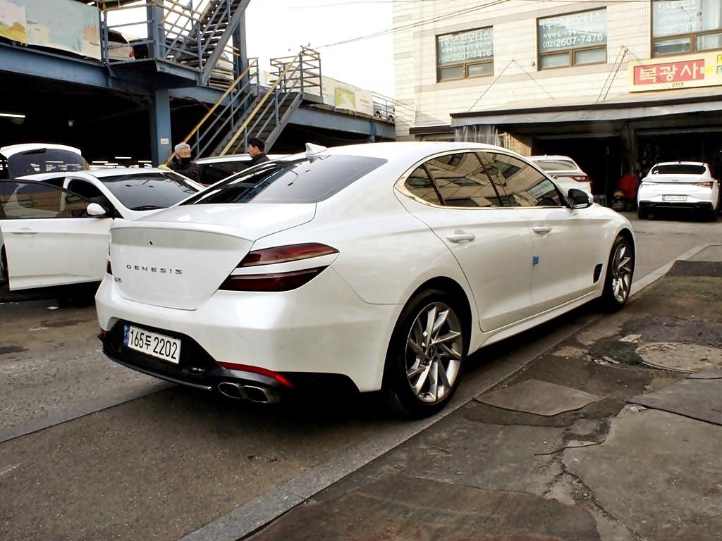 Genesis G70 - Vista 7