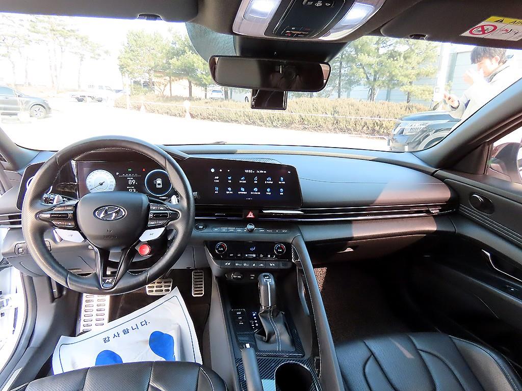 HYUNDAI Avante - Vista 7