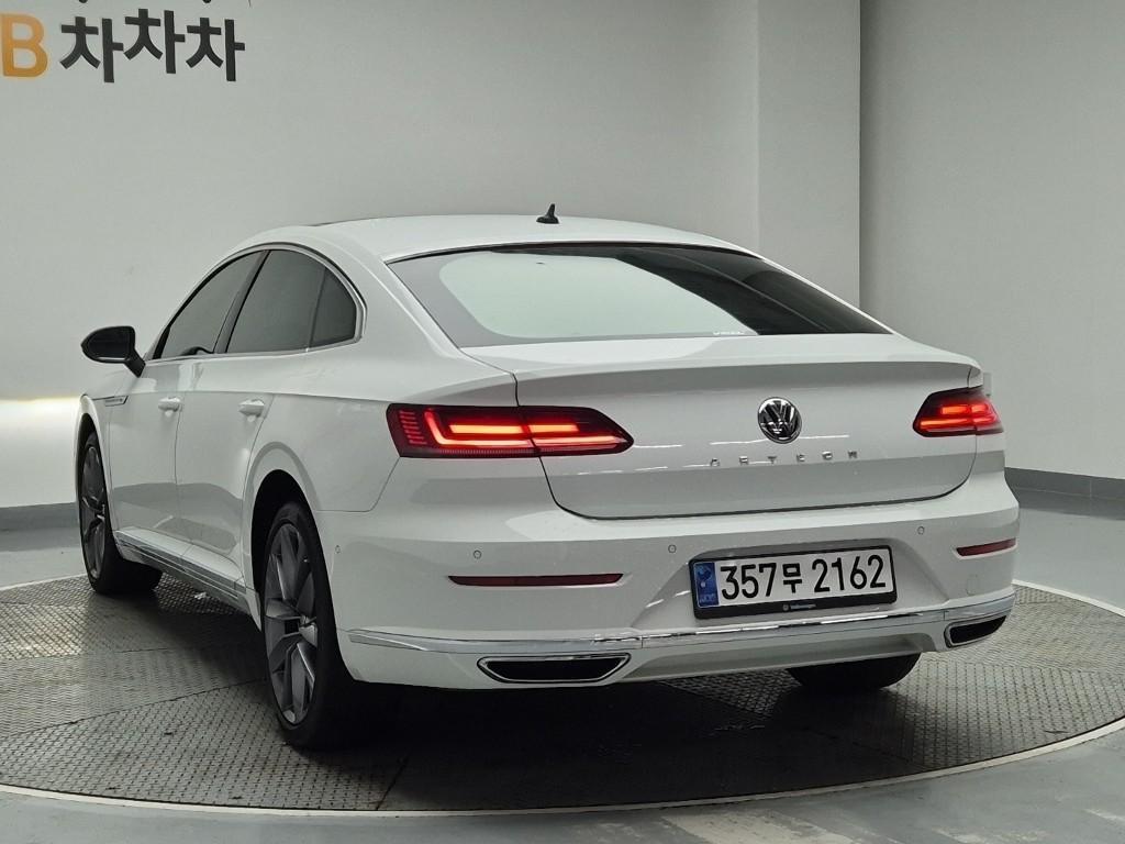 Volkswagen Arteon - Vista 4