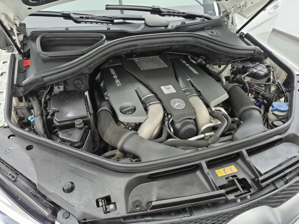 Mercedes Benz GLE Class - Vista 6