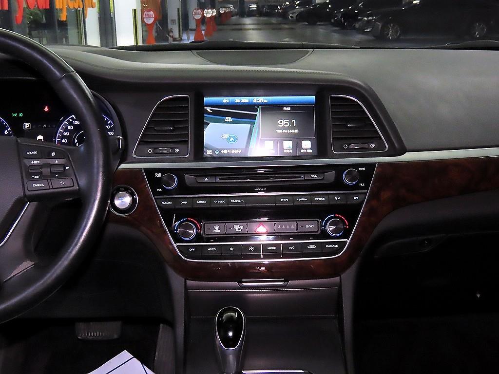 HYUNDAI Aslan - Vista 11