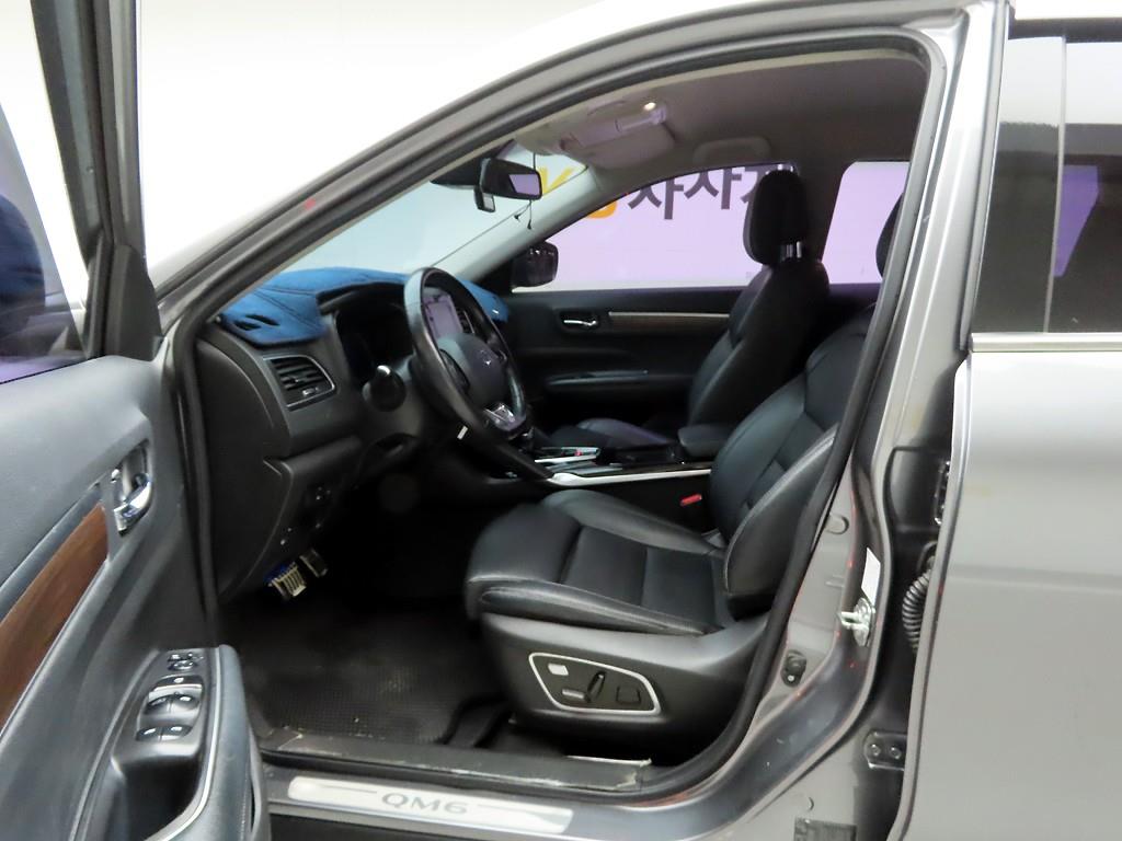 SAMSUNG QM6 - Vista 8