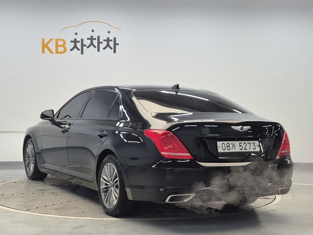 Genesis EQ900 - Vista 4