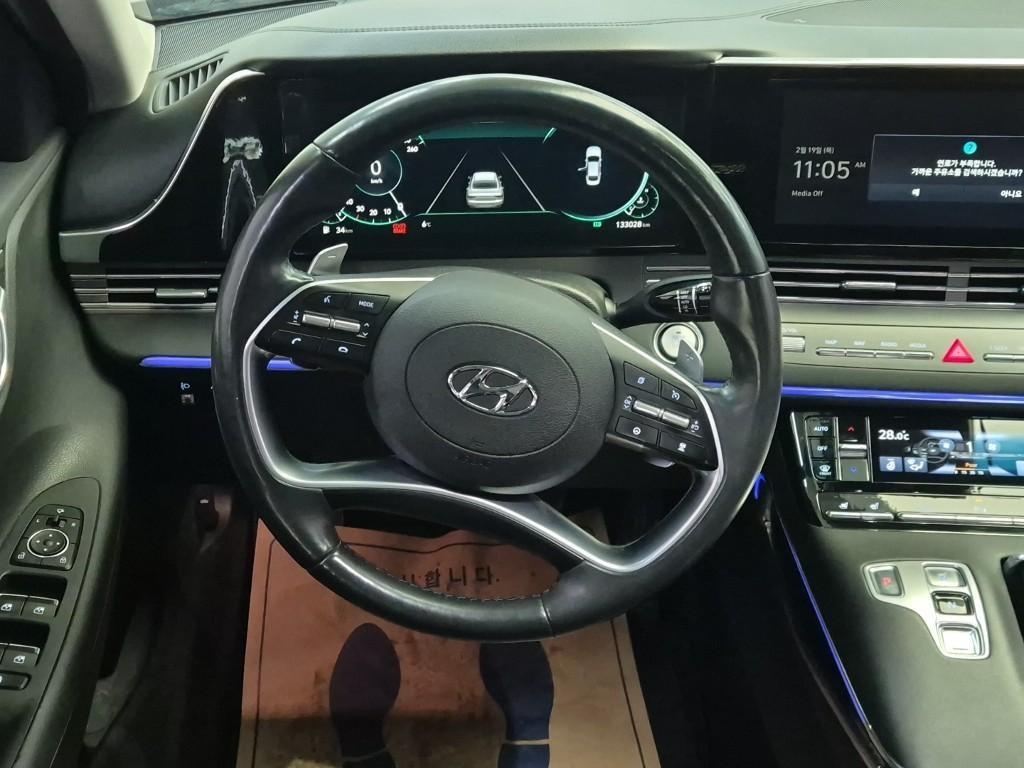 HYUNDAI Grandeur - Vista 9